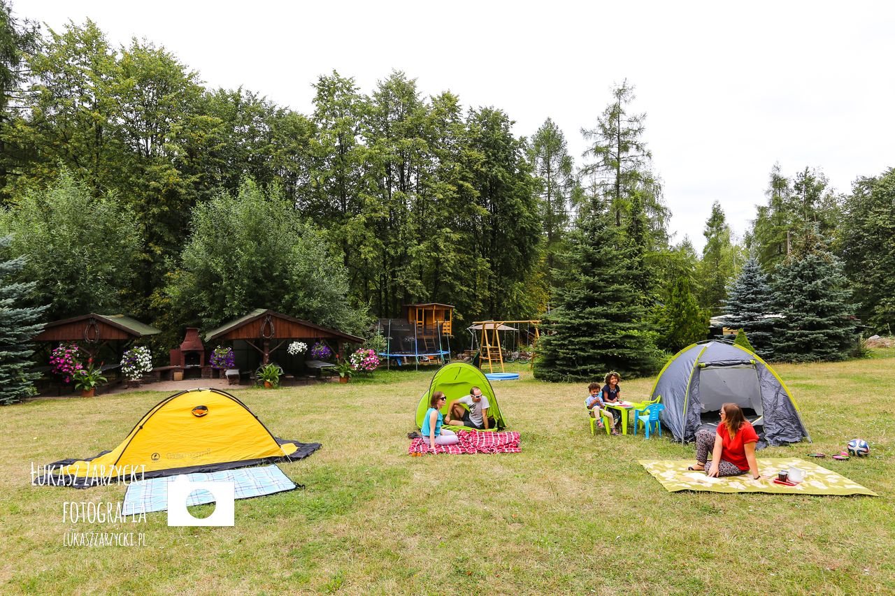Sesja fotograficzna pola namiotowego „Pod zamkiem” w Chęcinach